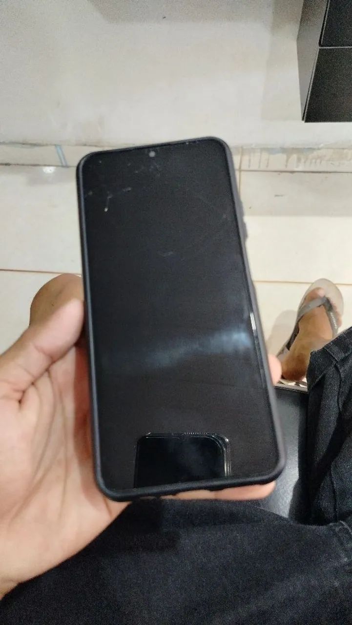 Vendo celular realmi c53 , apenas trincado mas funciona normalmente  - Foto 2
