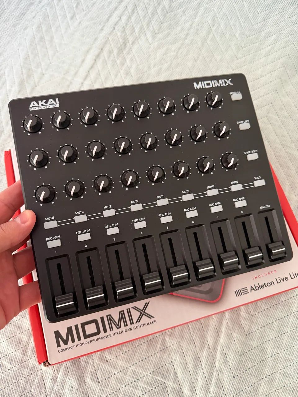 Controladora Akai Midimix - Foto 2