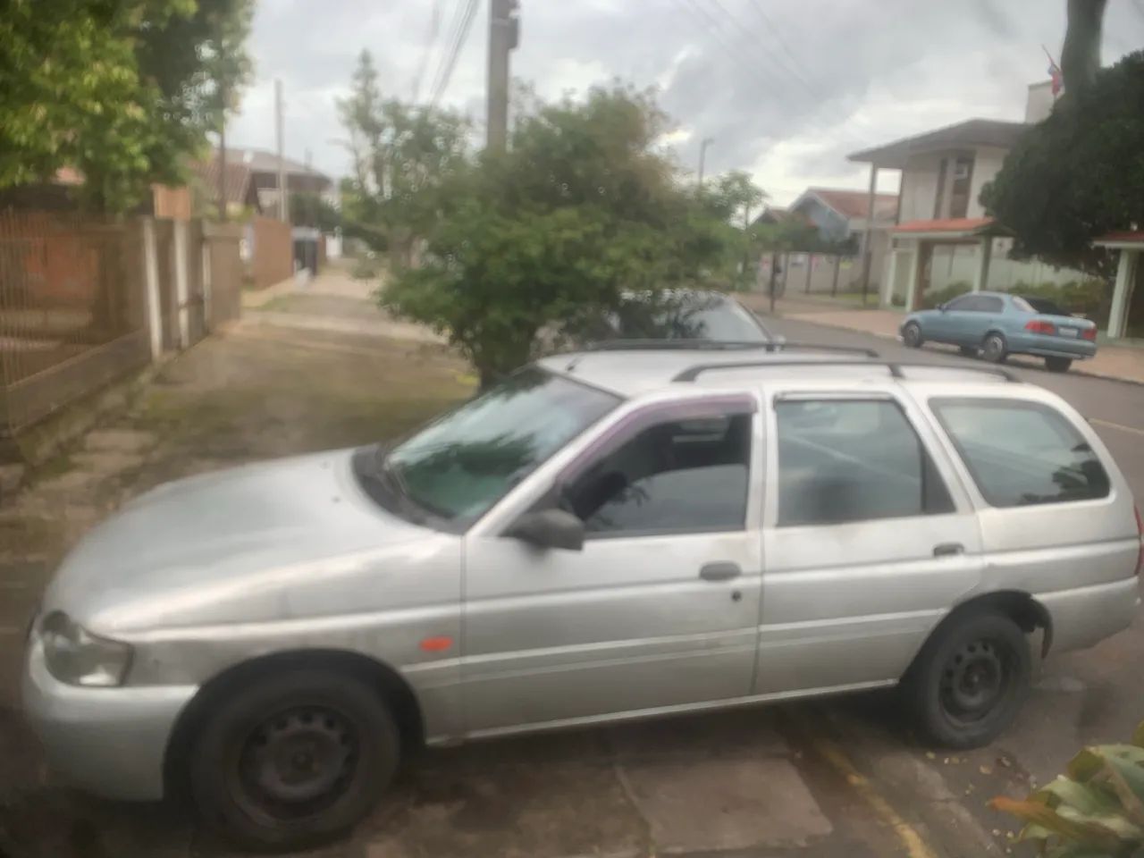 Ford Escort GL 1.8i 16V 4P 2000