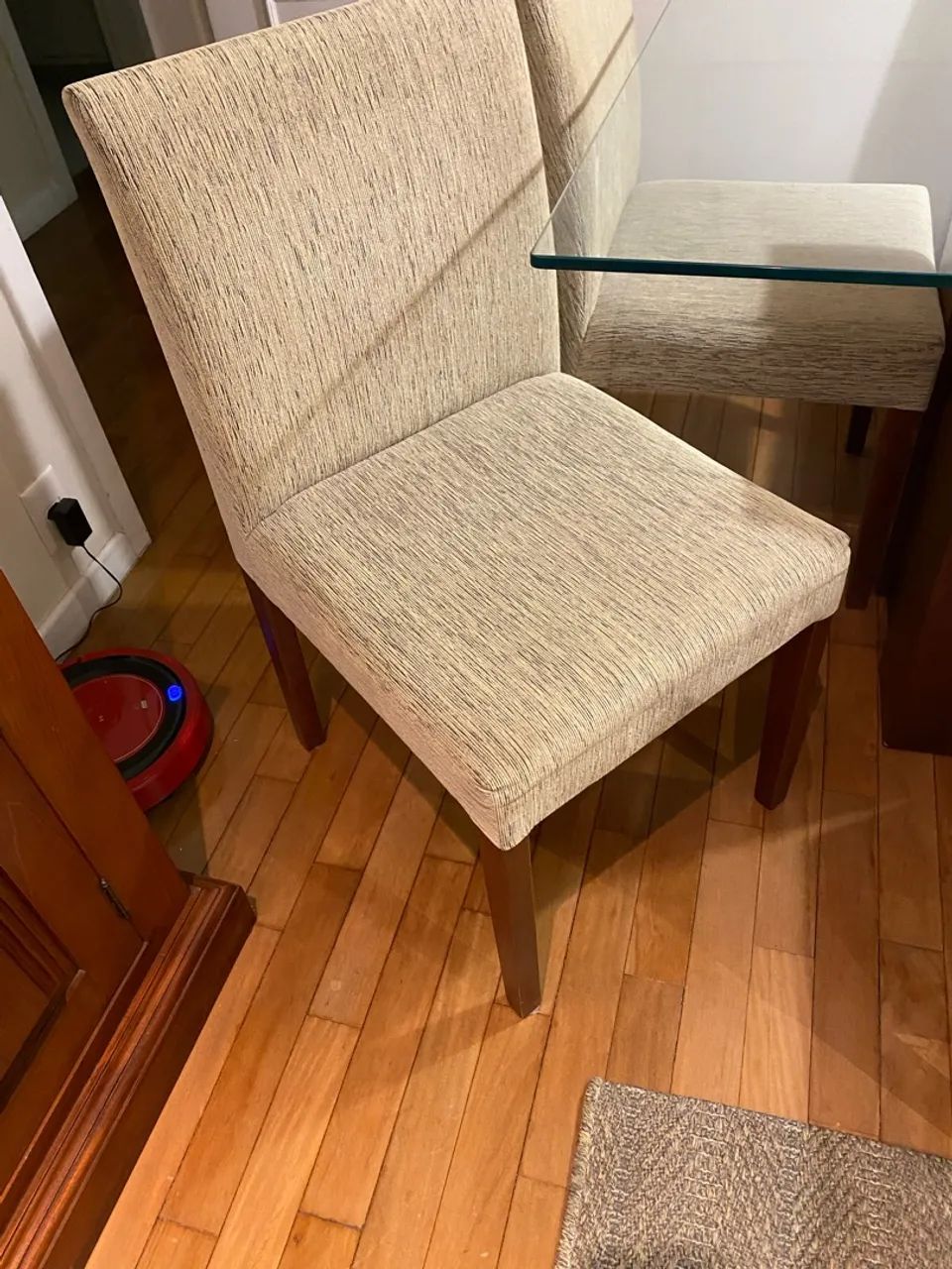 Mesa de jantar 8 cadeiras estofadas - Foto 4