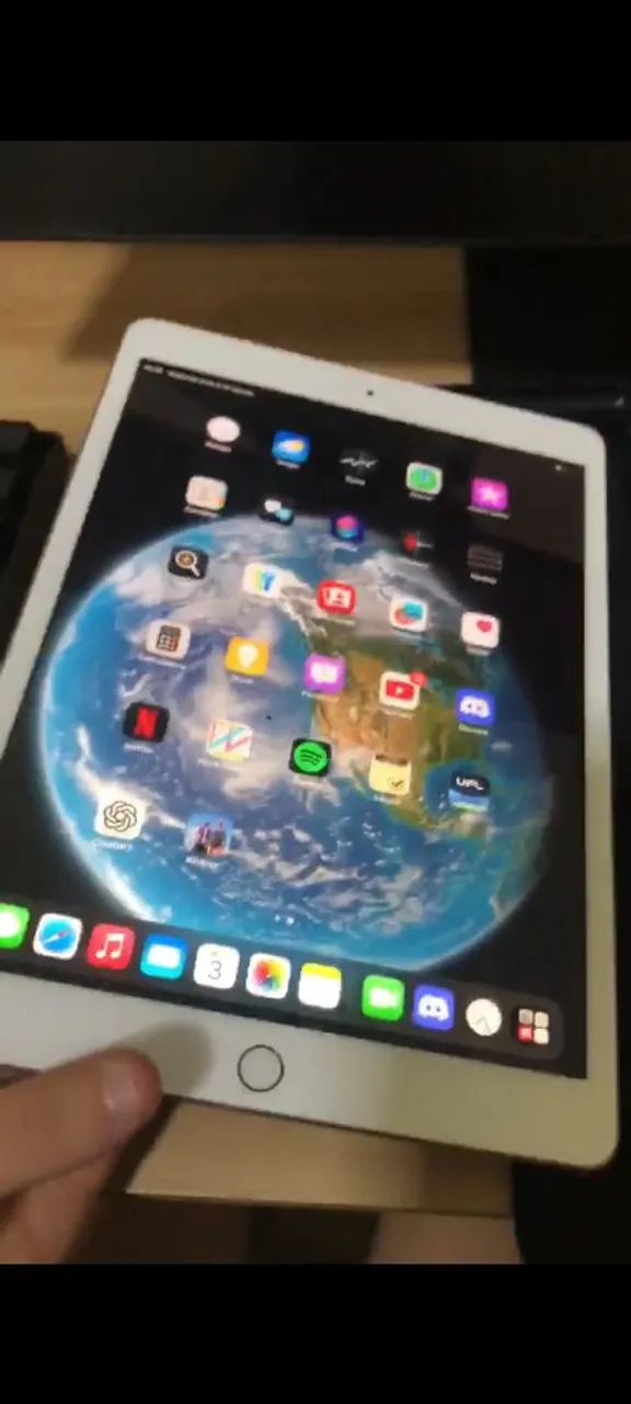  Apple iPad de 10.2" WI-FI 32GB Prata 8ª geração  - Foto 3