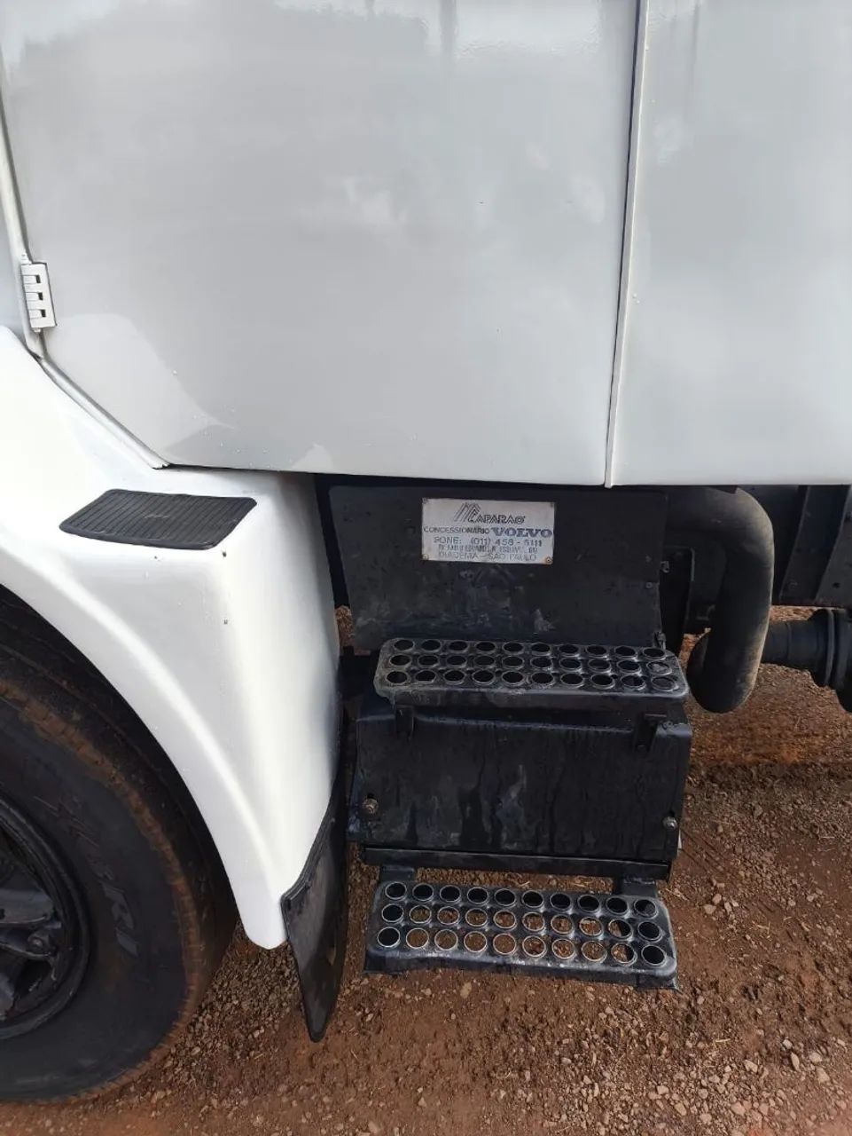 Volvo N10 Traçado 6x4 caçamba  - Foto 8