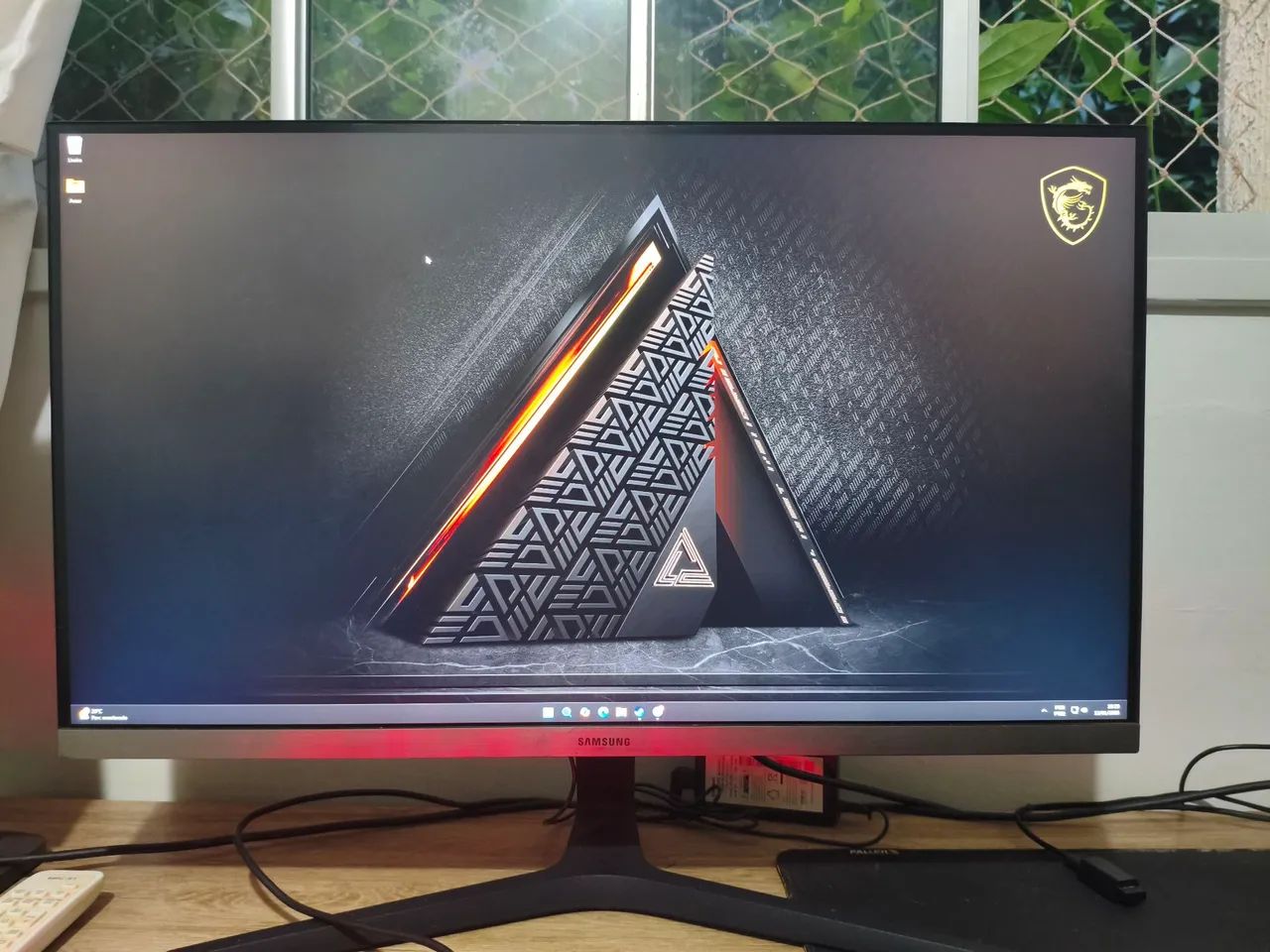 Monitor Samsung 4k 28" (U28R) - Foto 2