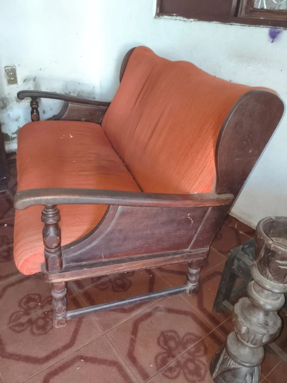 *? CONJUNTO COM 2 SOFÁS DE MADEIRA MACIÇA*                                               - Foto 3