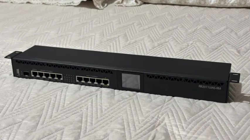 MikroTik RouterBOARD RB2011UiAS-RM