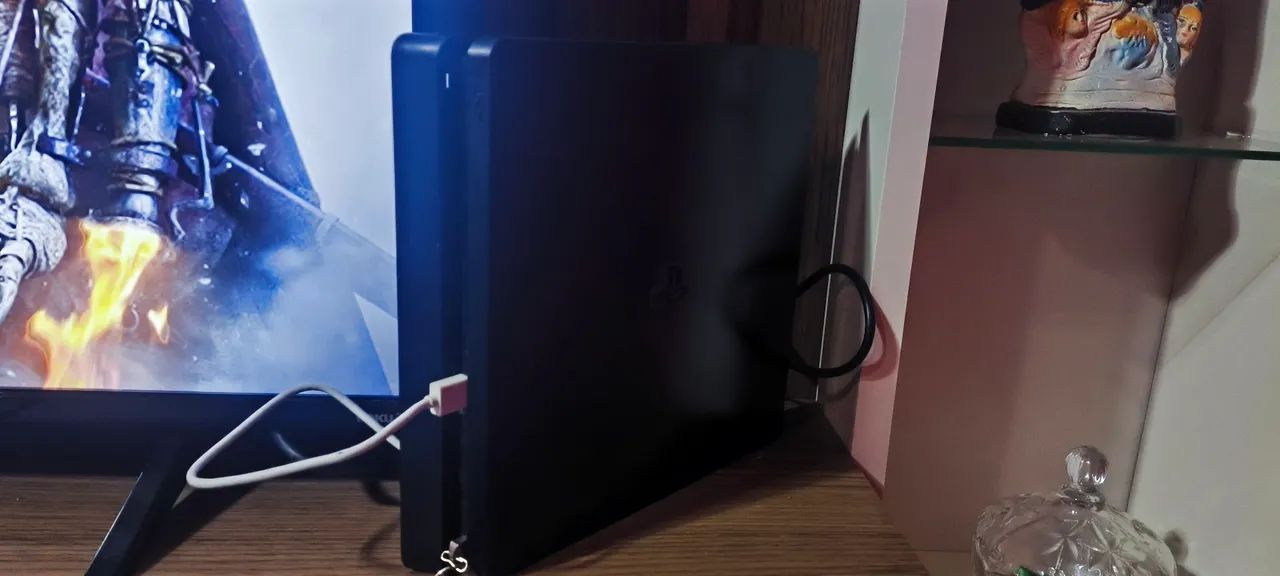 Ps4 slim 1tr desbloqueado  - Foto 2