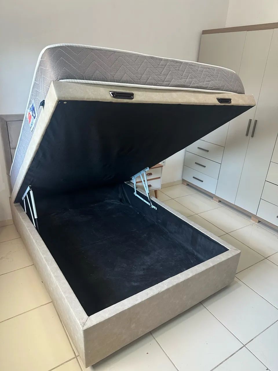 CAMA DE CASAL BAÚ COM CABECEIRA. - Foto 5