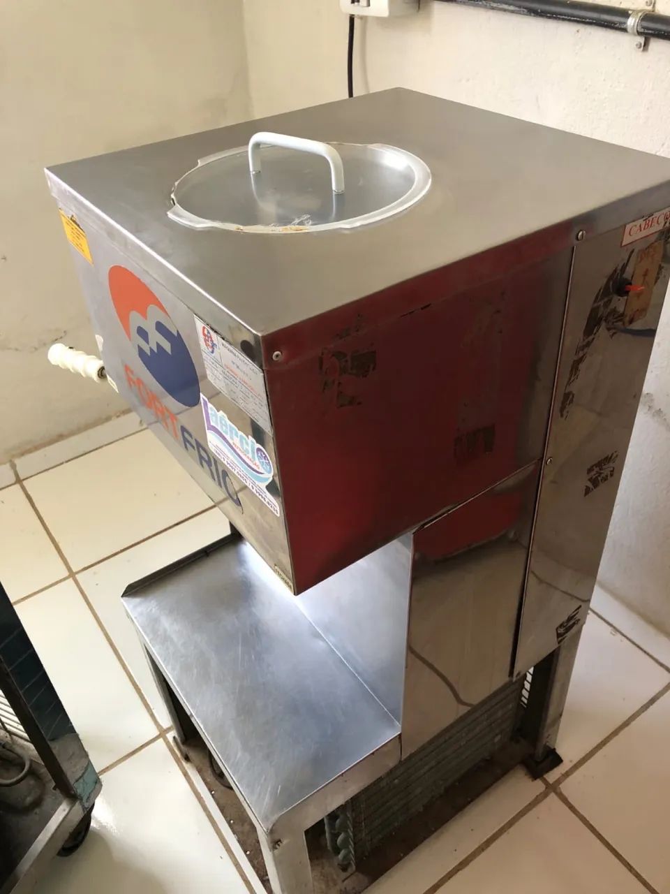 Vendo máquina de sorvete - Foto 3