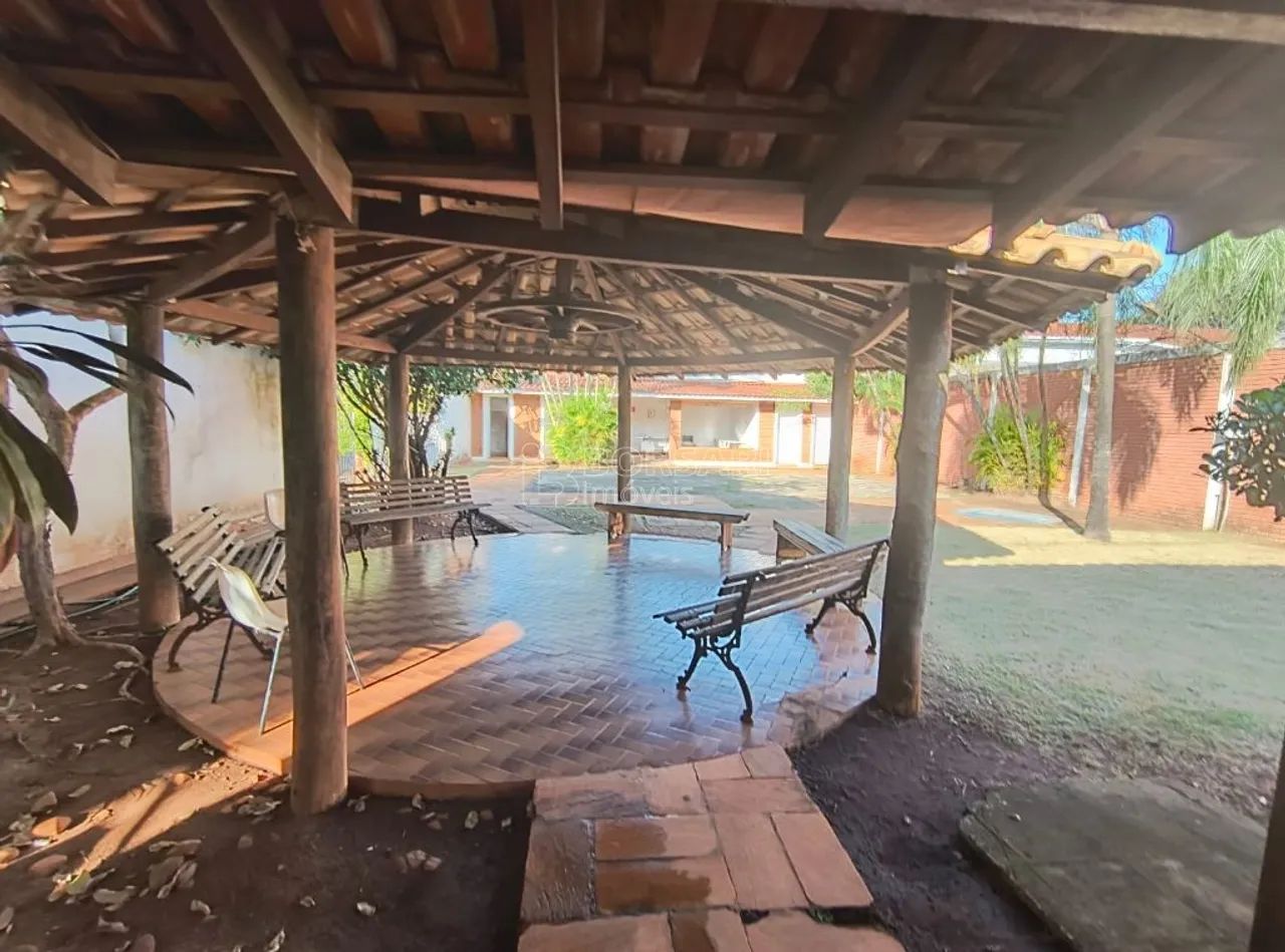 Venda de Casas / Comercial na cidade de Araraquara - Foto 4