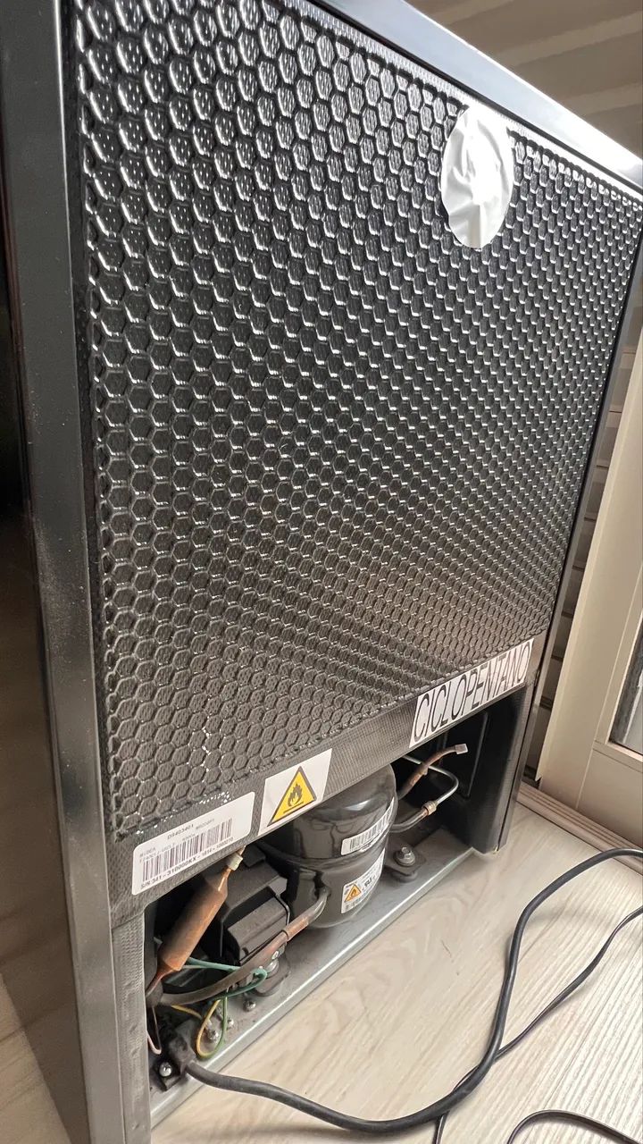 Frigobar Midea 71L preto - Foto 4