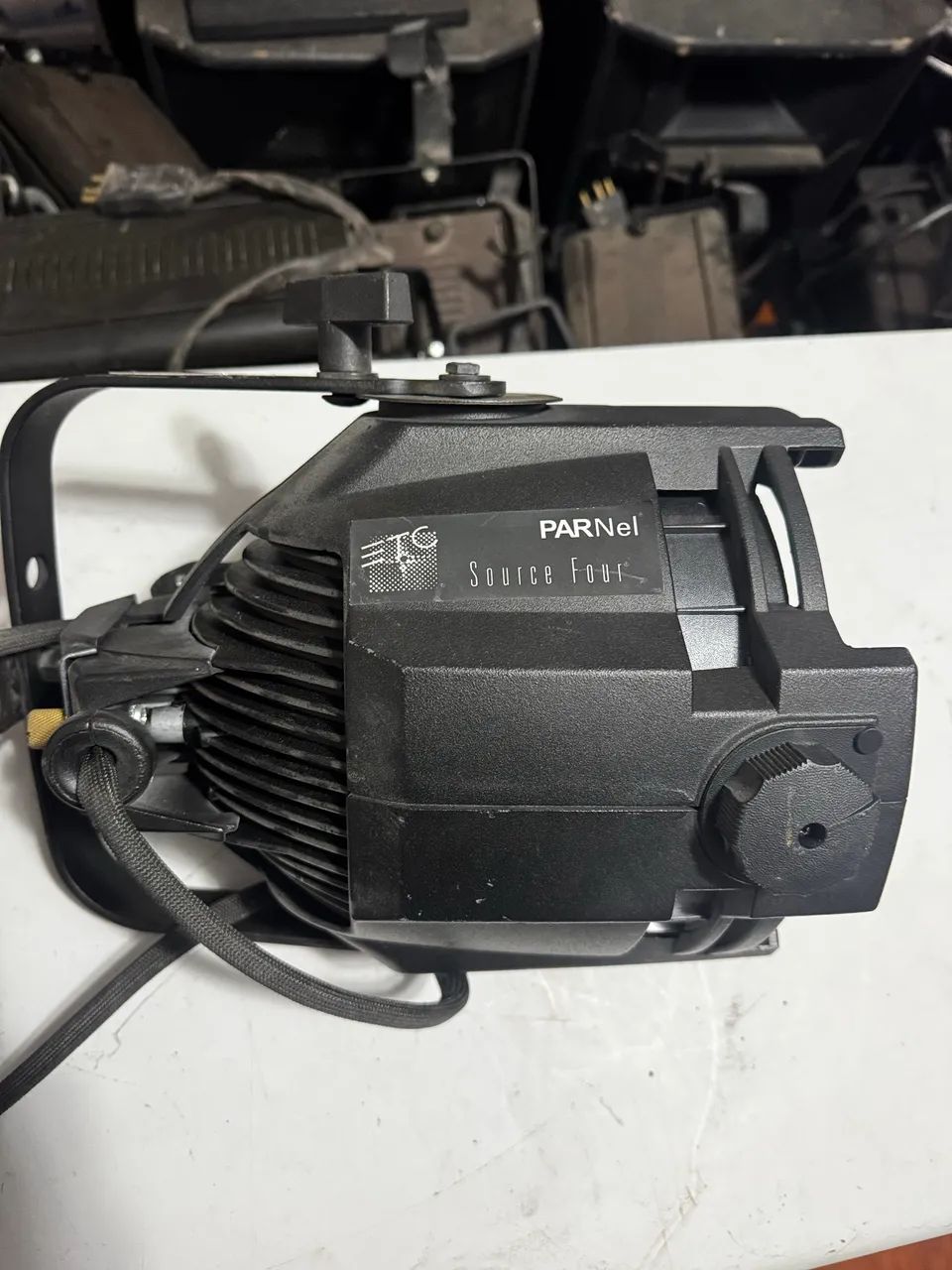 Refletor Source Four ParNel 750W 220V - Foto 3