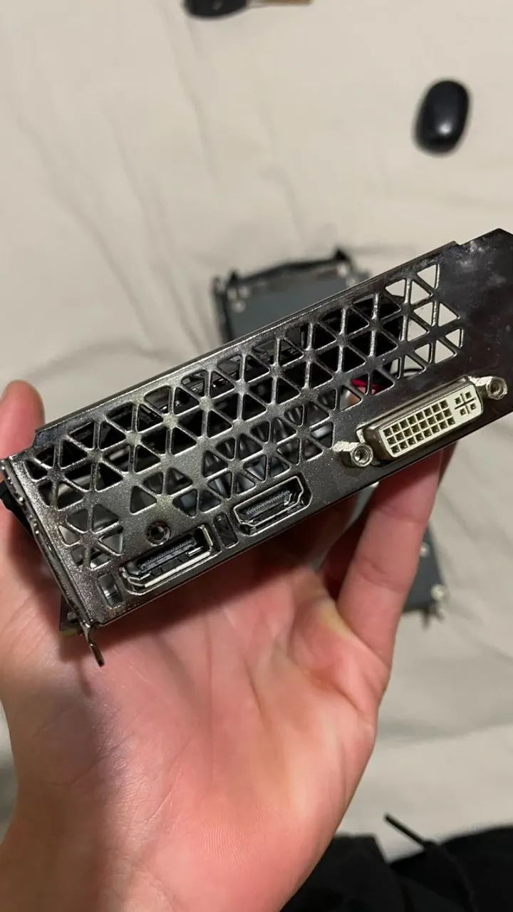 GTX 1050 TI E RX 580 - Foto 3