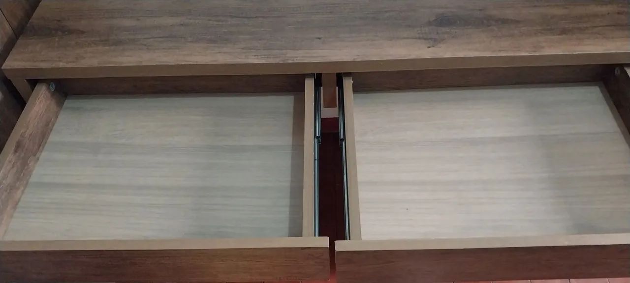 Escrivaninha usada com 2 gavetas - Foto 2