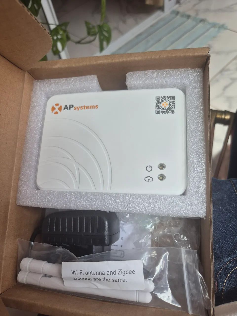 APsystems ECU-R - Gateway/Unidade de Comunicação para Microinversores - Wi-Fi + Zigbee