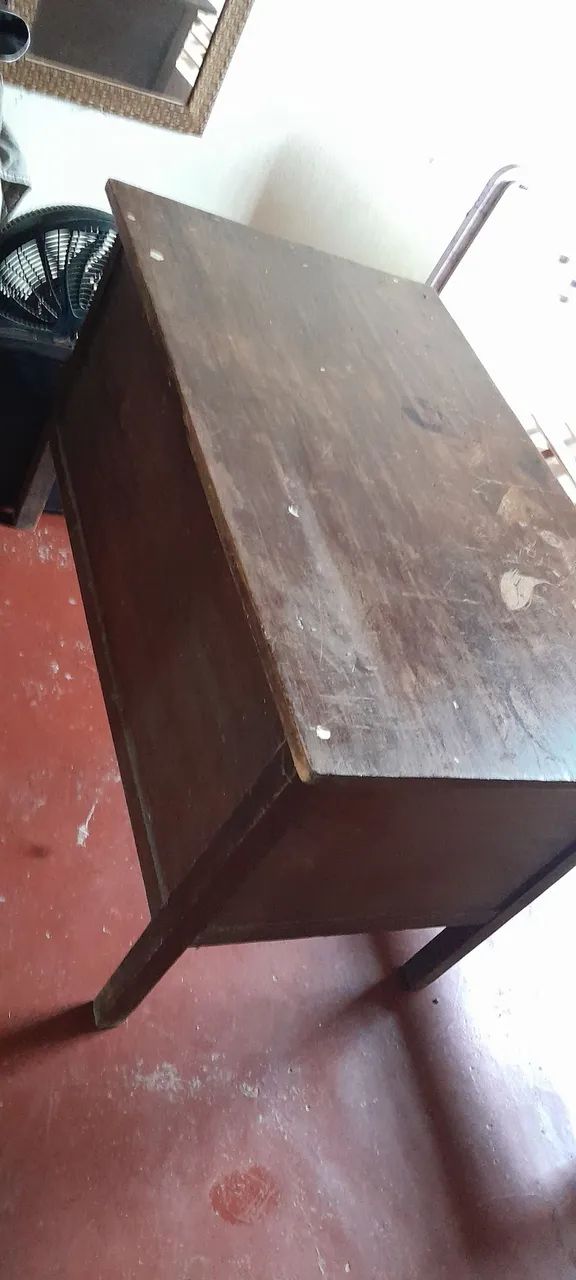 Mesa com 2 gavetas