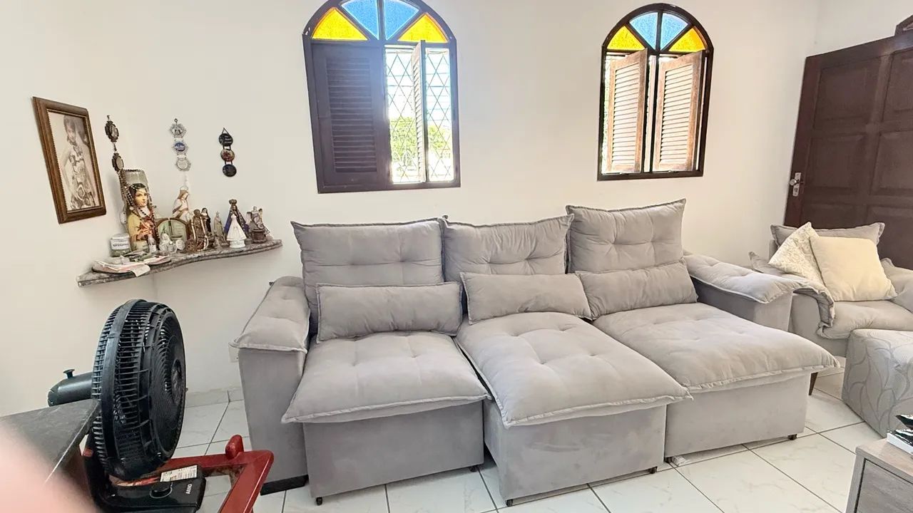 Vendo Sofá Grande Cinza-Claro - Usado em Ótimo Estado