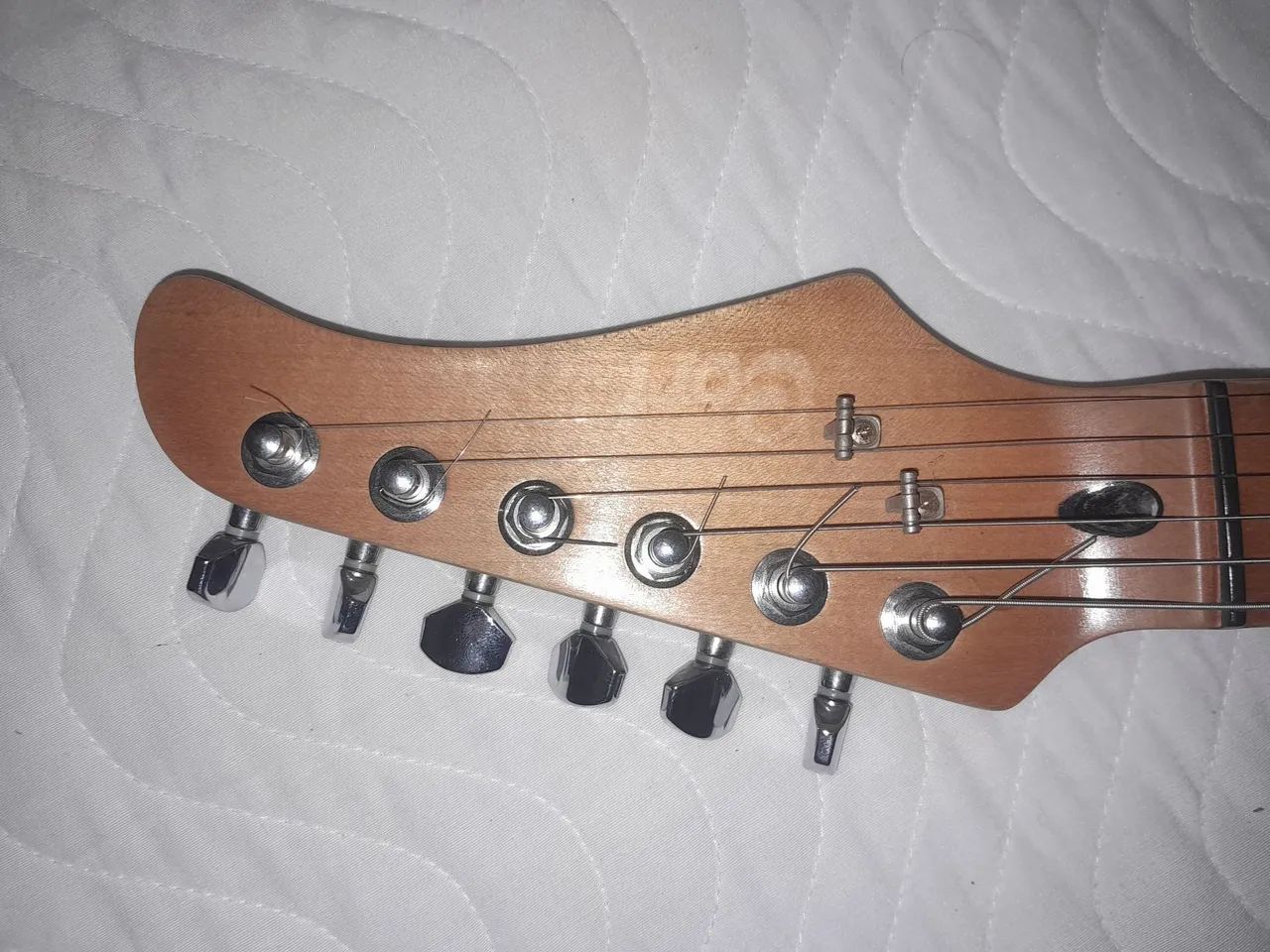 Guitarra Cort g260 com upgrades  - Foto 4