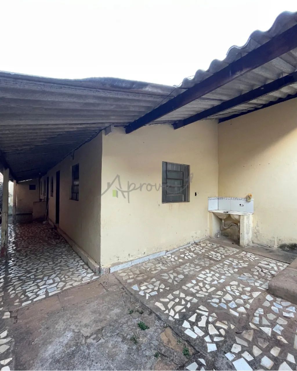 Casa para Aluguel 2 Quartos, Vaga para moto - Centro / Parceria Aprove+