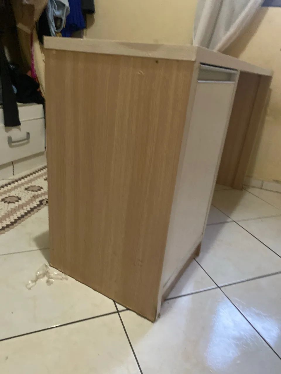 cômoda/escrivaninha bege  - Foto 2