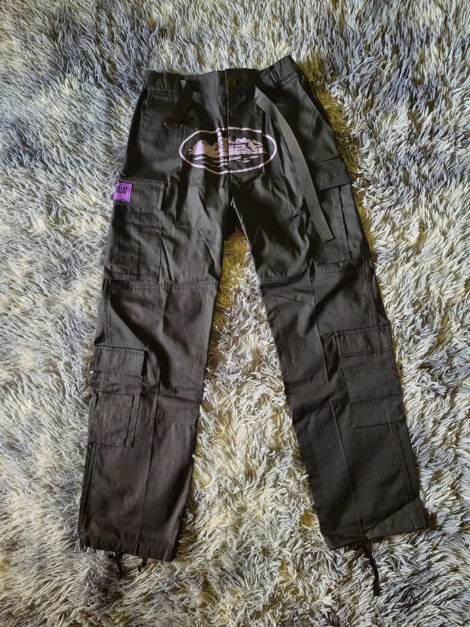 calça cargo corteiz guerillaz preta/roxa 