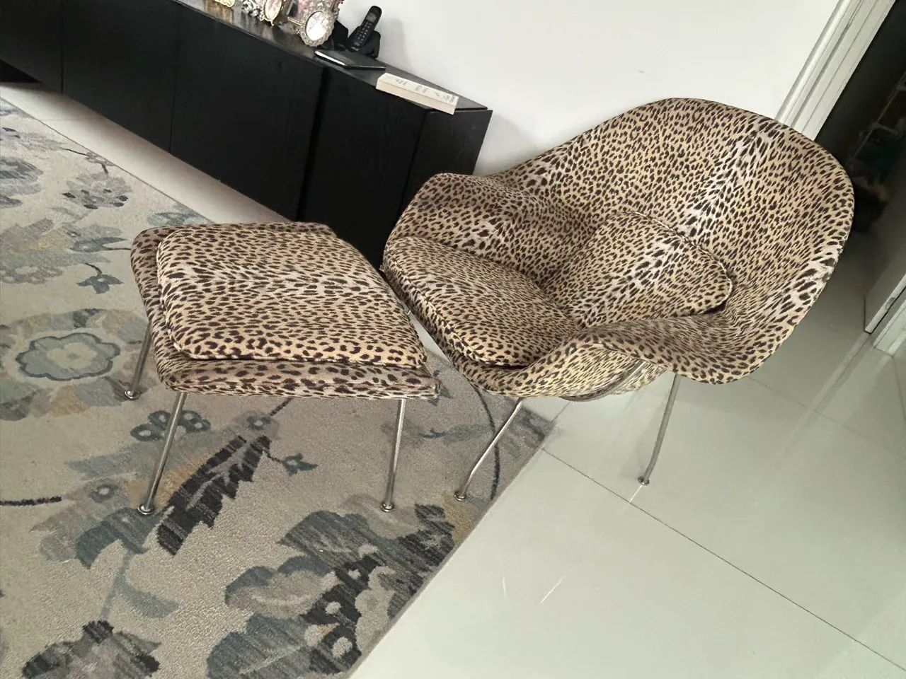 Poltrona Womb Chair + puff