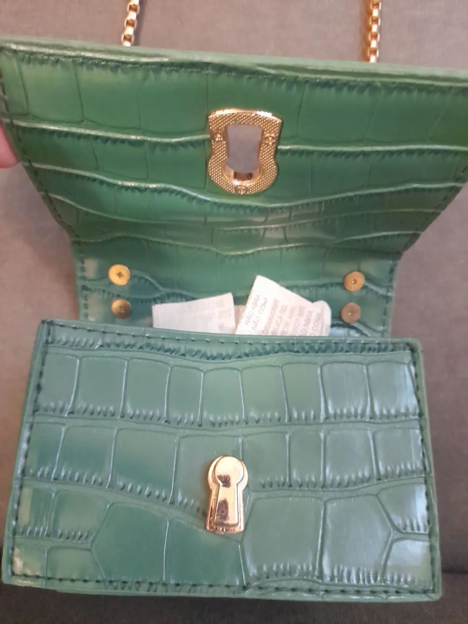 Mini bolsa verde com alça longa e linda - Foto 2