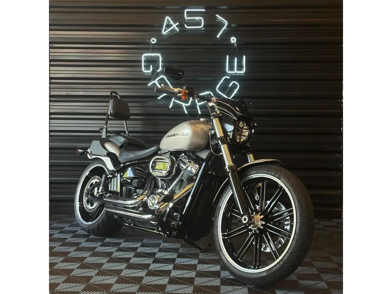 SOFTAIL BREAKOUT FXBRS PRATA 2018/2018