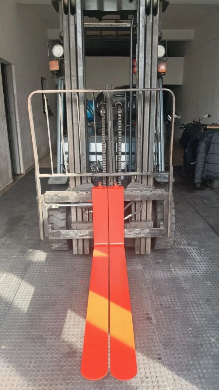 Empilhadeira Toyota 2.500 Kg 8FGU25 - Foto 4