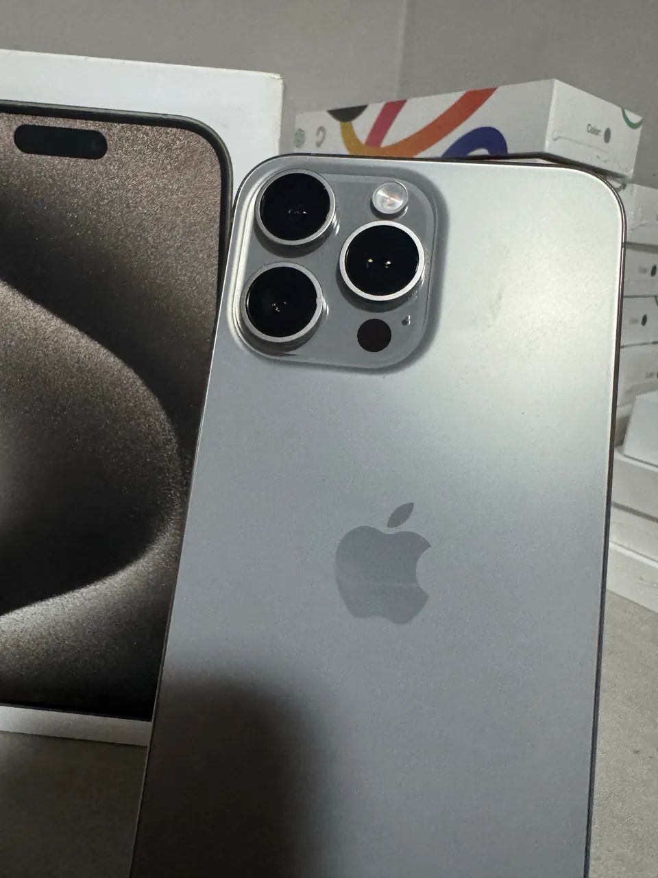 iPhone 15 Pro Max 256gb - C/ Caixa e NF e sem marcas de uso  - Foto 2