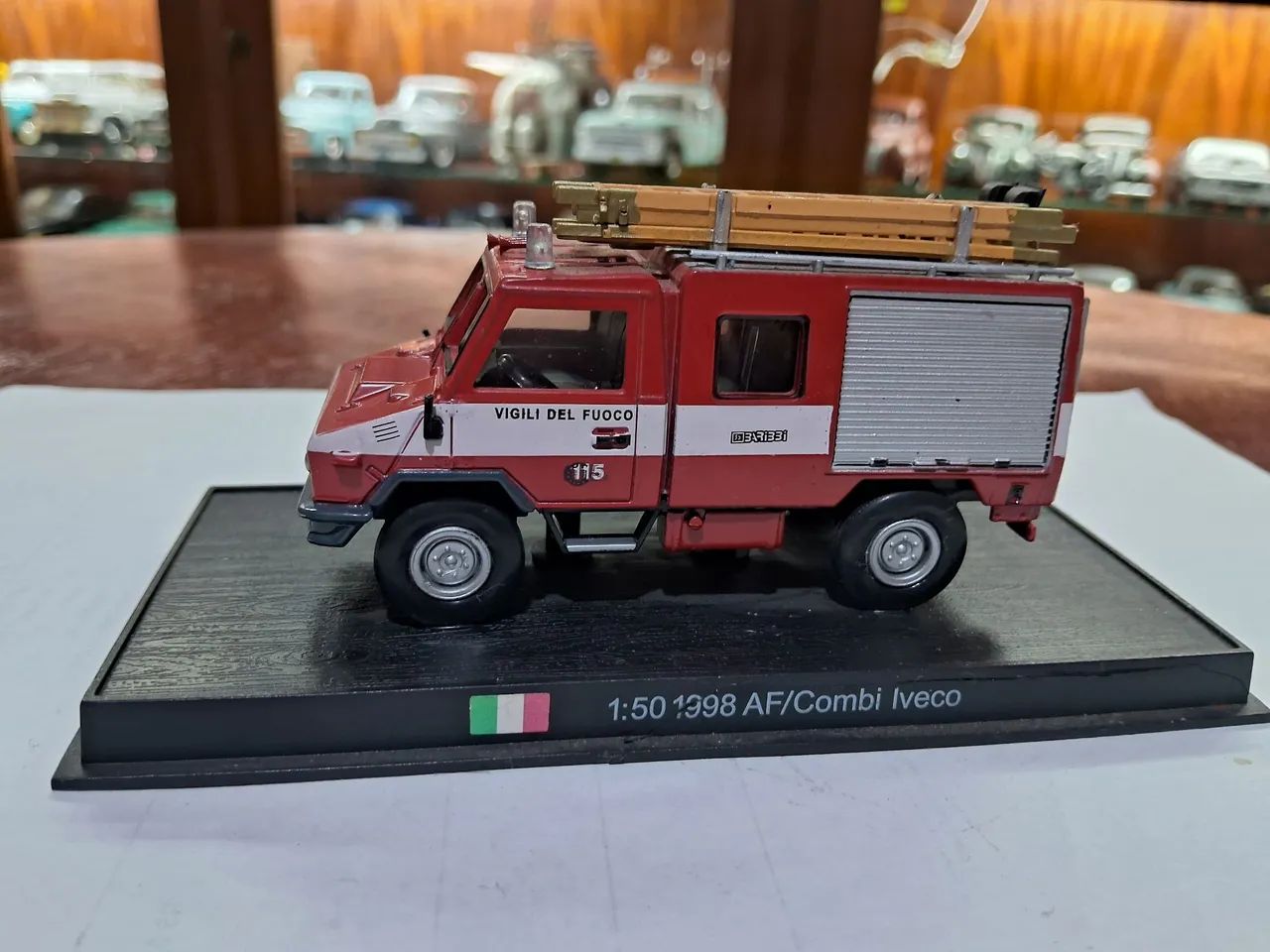 Miniaturas de caminhões modelos raros 