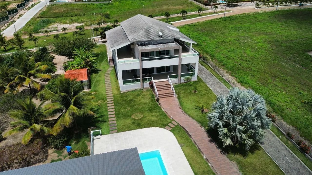 CASA COM ÁREA DE 5 MIL,M², E USINA SOLAR A VENDA