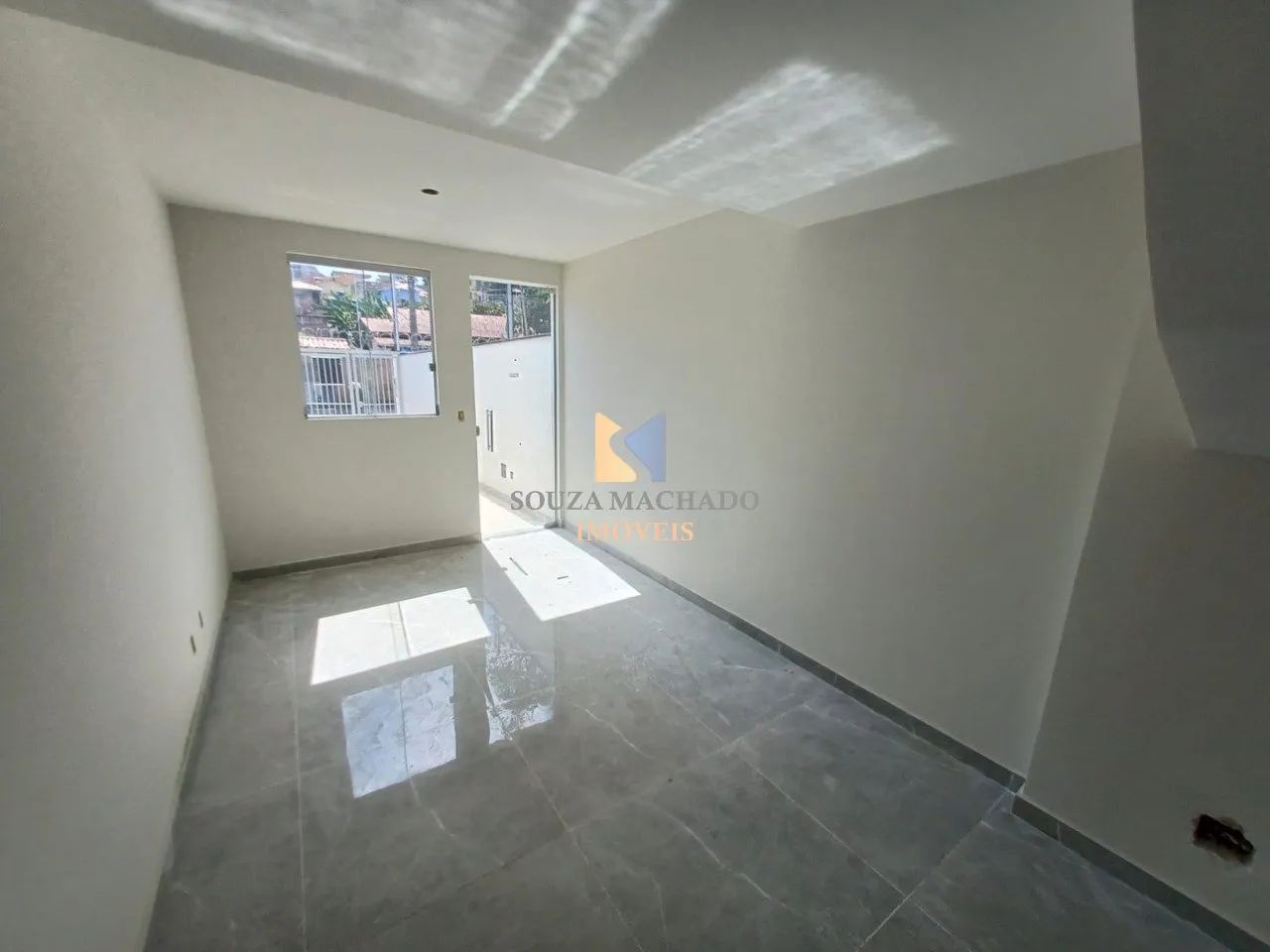 Casa independente de dois quartos e duas vagas em Venda Nova - Foto 2
