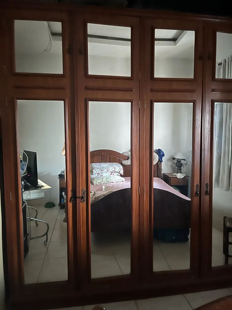 Roupeiro casal em madeira 