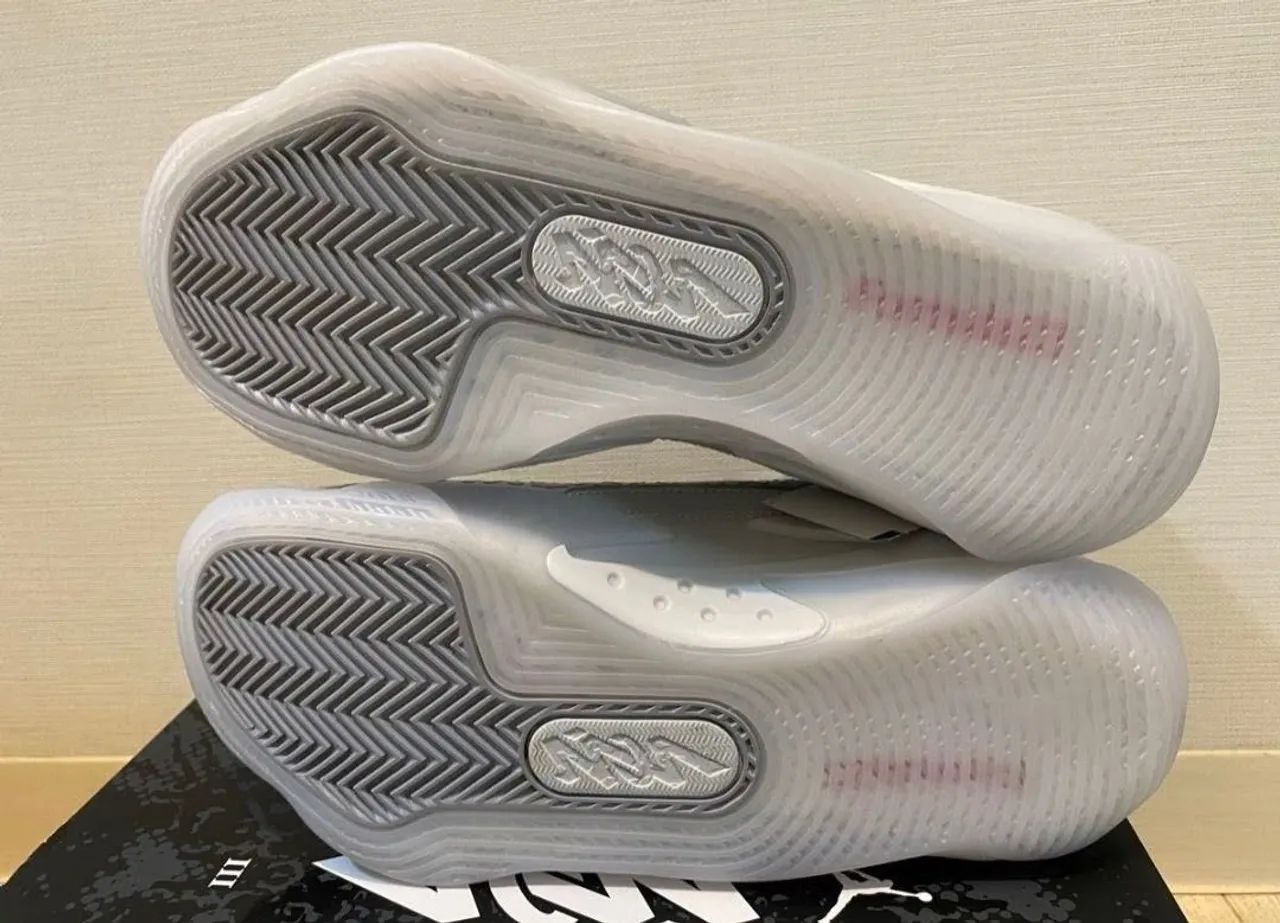 Tênis nike Jordan zion 3 original  Comprei dos Estados Unidos N42 com nota fiscal  - Foto 4