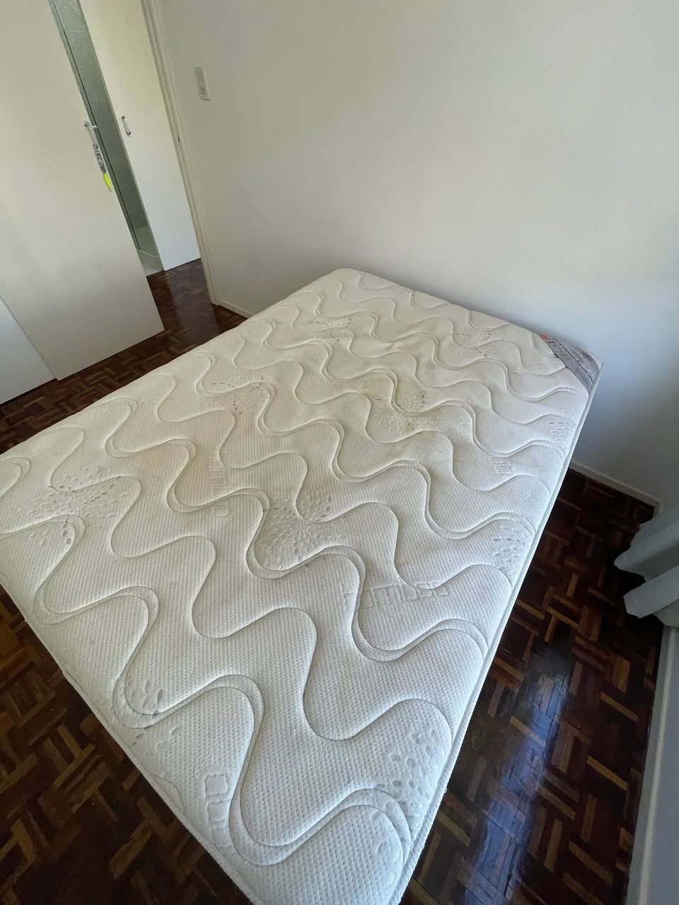 Colchão e base 