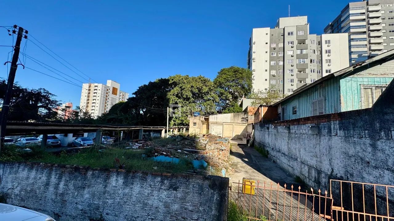 Terreno / Lote / Condomínio em Barreiros - São José, SC