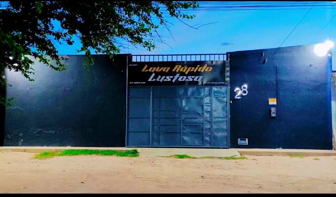 Ponto comercial mais casa