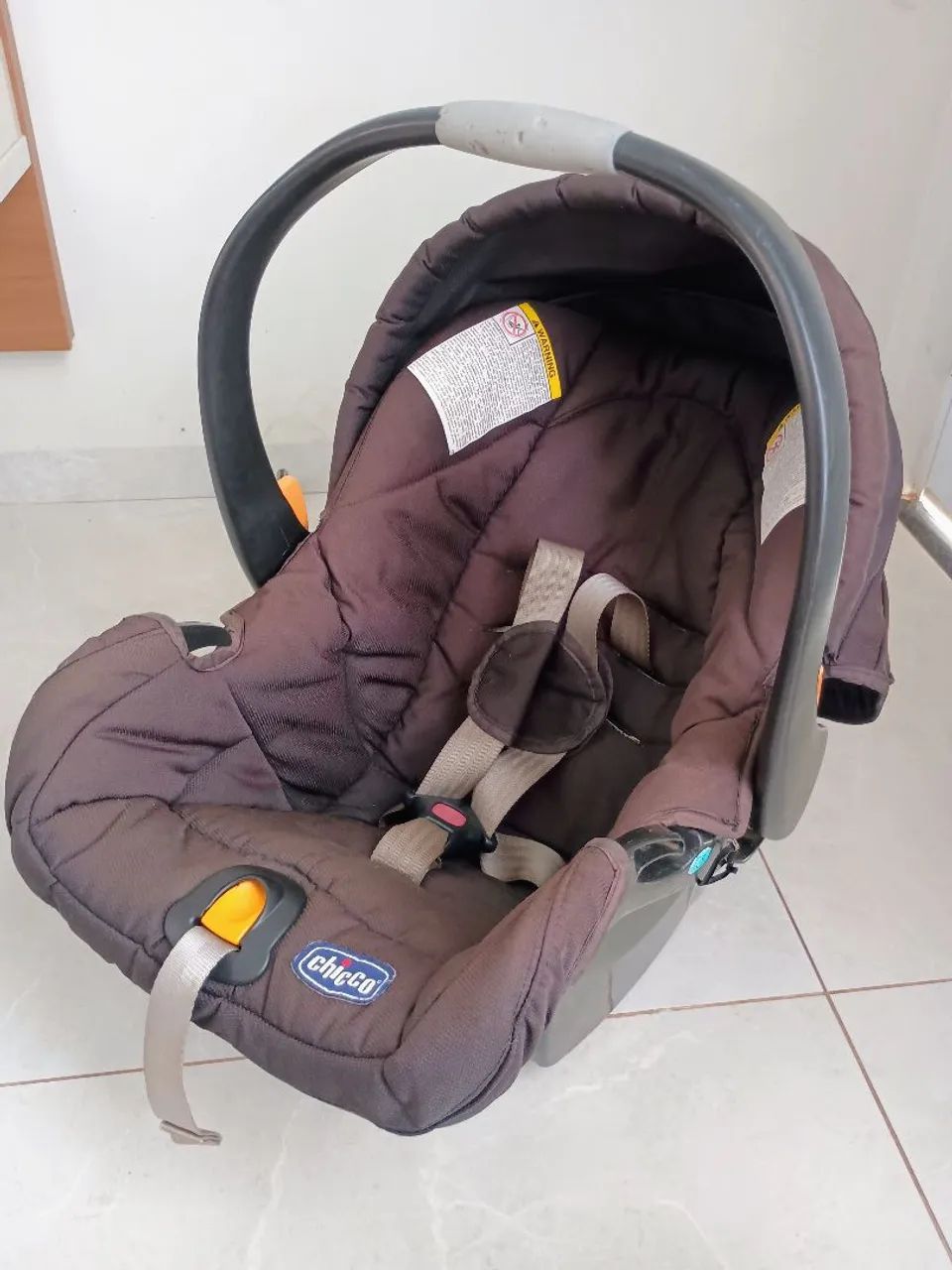 Bebê conforto marca Chicco com redutor  - Foto 5
