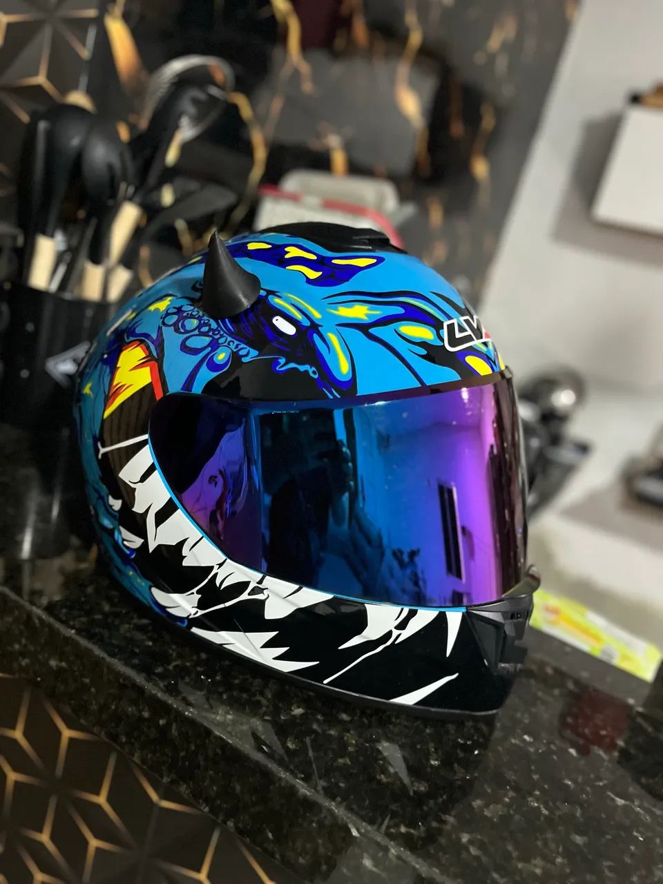 Capacete lvs com óculos - Foto 3