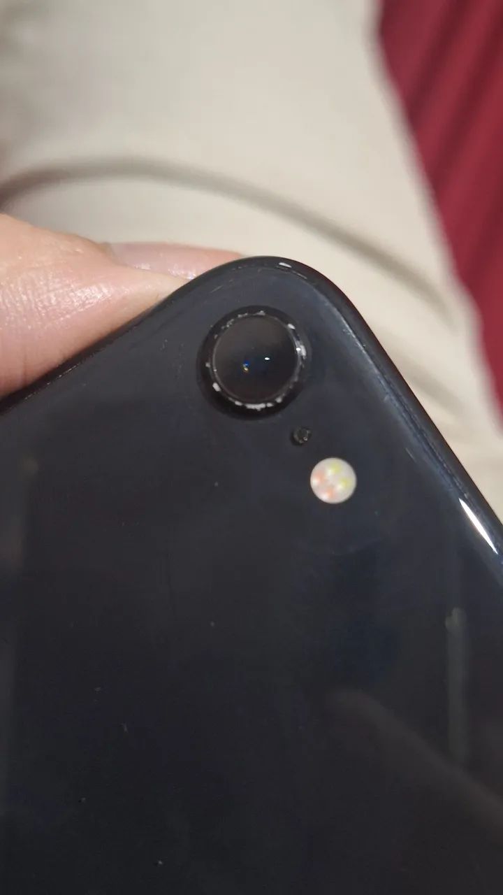 IPhone SE 64gb nunca aberto com caixa - Foto 3