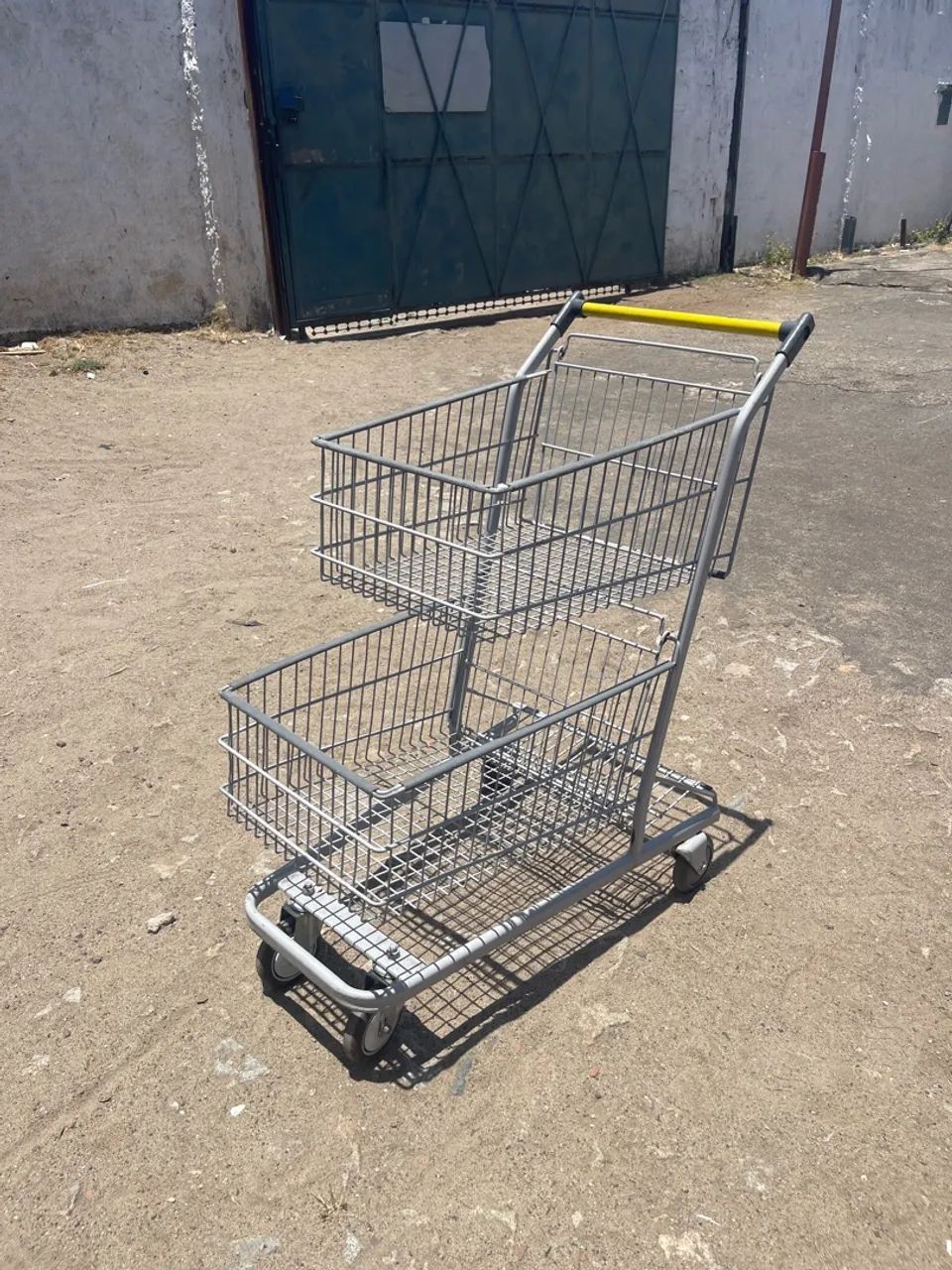 Vendo carrinhos de compra!