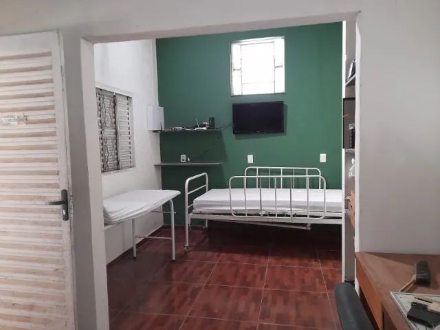 2 Camas hospitalares manuais com e sem colchão