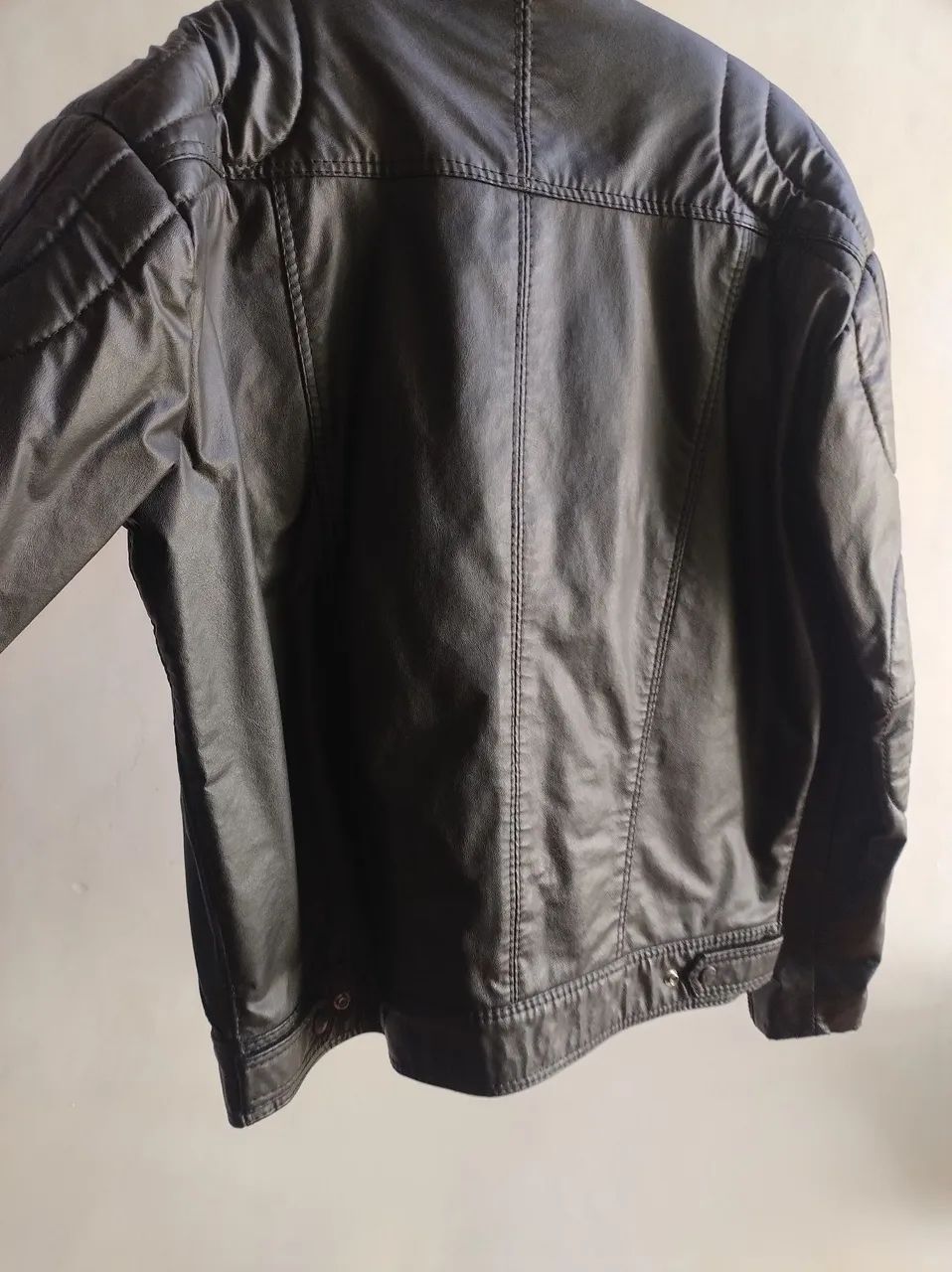 Blusa de motoqueiro em couro  - Foto 3