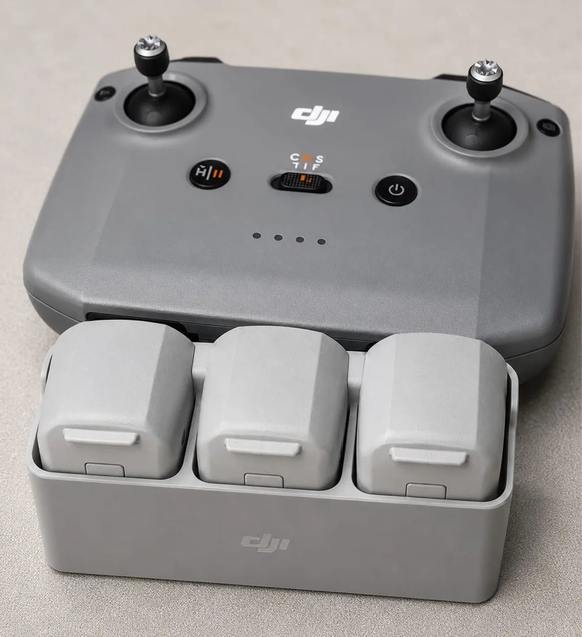 DJI Neo Fly More Combo Completo - Controle RC-N3, 3 Baterias, Hub e Case - Foto 3