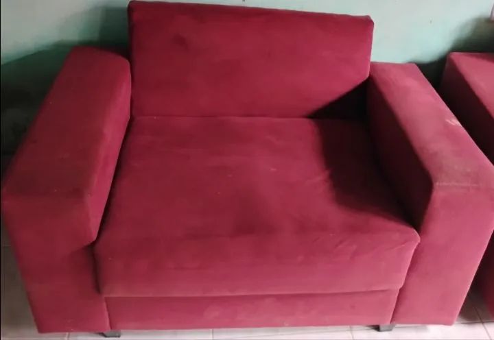 Desapego / Mudança: Sofá Vermelho - R$ 100 - Foto 2