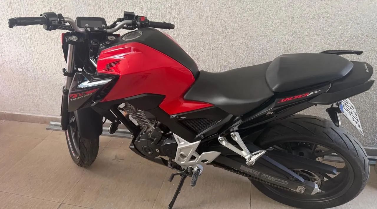 CB 300 muito nova! - Foto 2