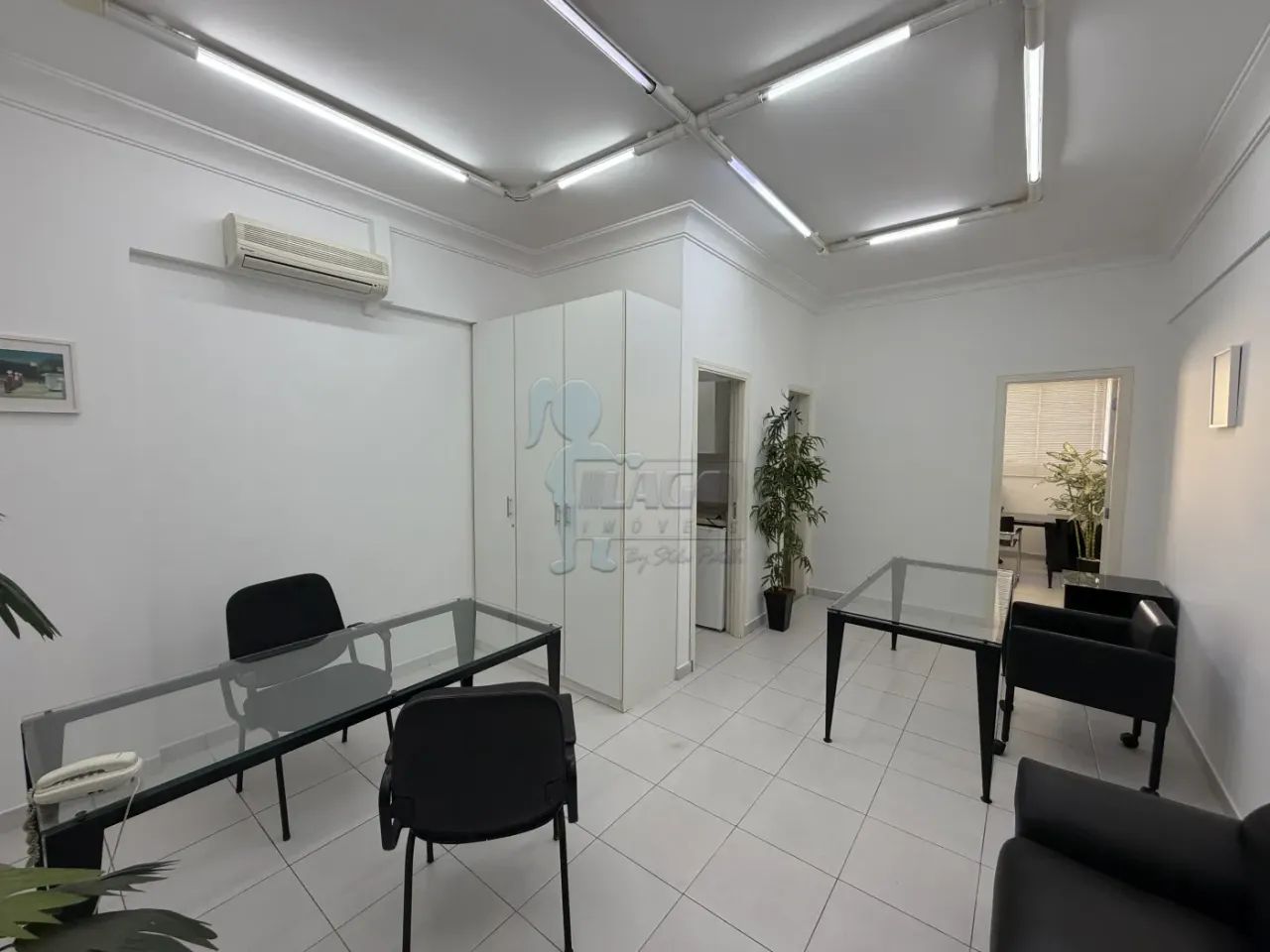 Escritório de 40m² com 01 lavabo á venda - Nova Aliança