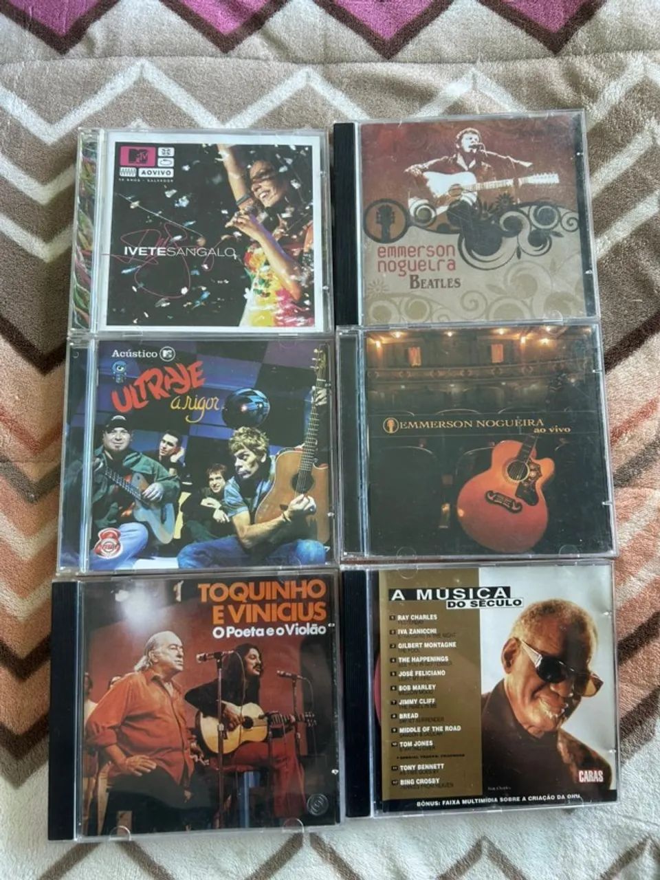 Kit 28 CDs por 65 reais