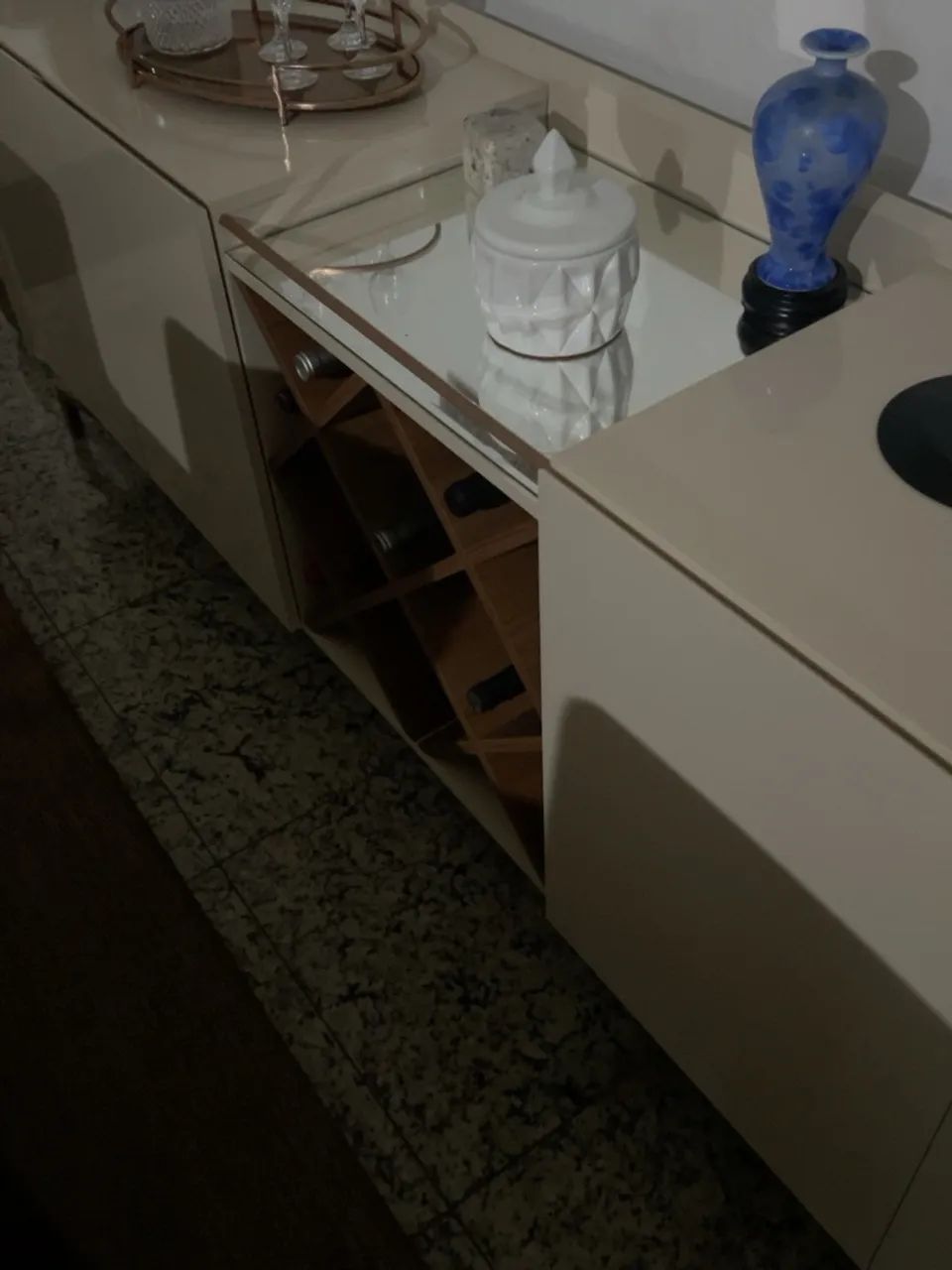 Mesa, cadeiras, tapete e rack para sala de jantar. - Foto 2