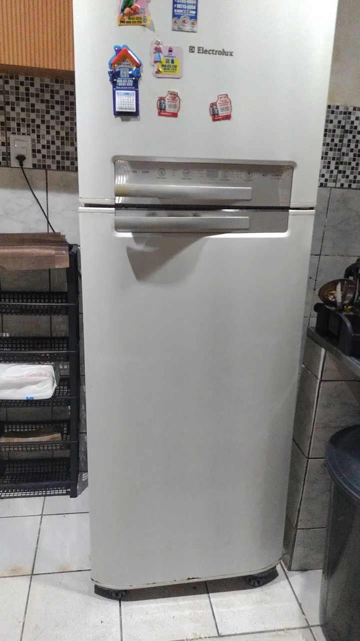 Vendo uma geladeira Eletrolux  - Foto 2
